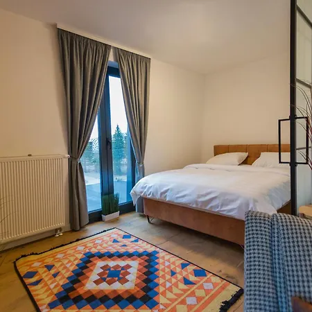 Phoenix Aparthotel 4*